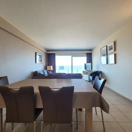 In With Stunning Sea Views *